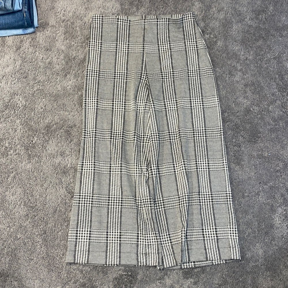H&M flowy capri dress pants